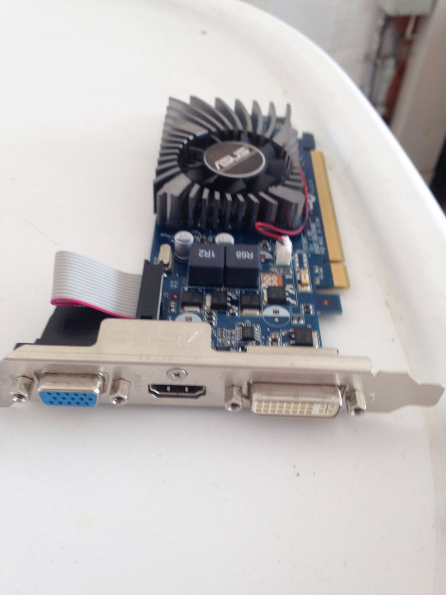 ASUS GF 210 Graphics Card - 1GB DDR3 - PCIe 2.0 x16 Low Profile - DVI, D-Sub, HDMI