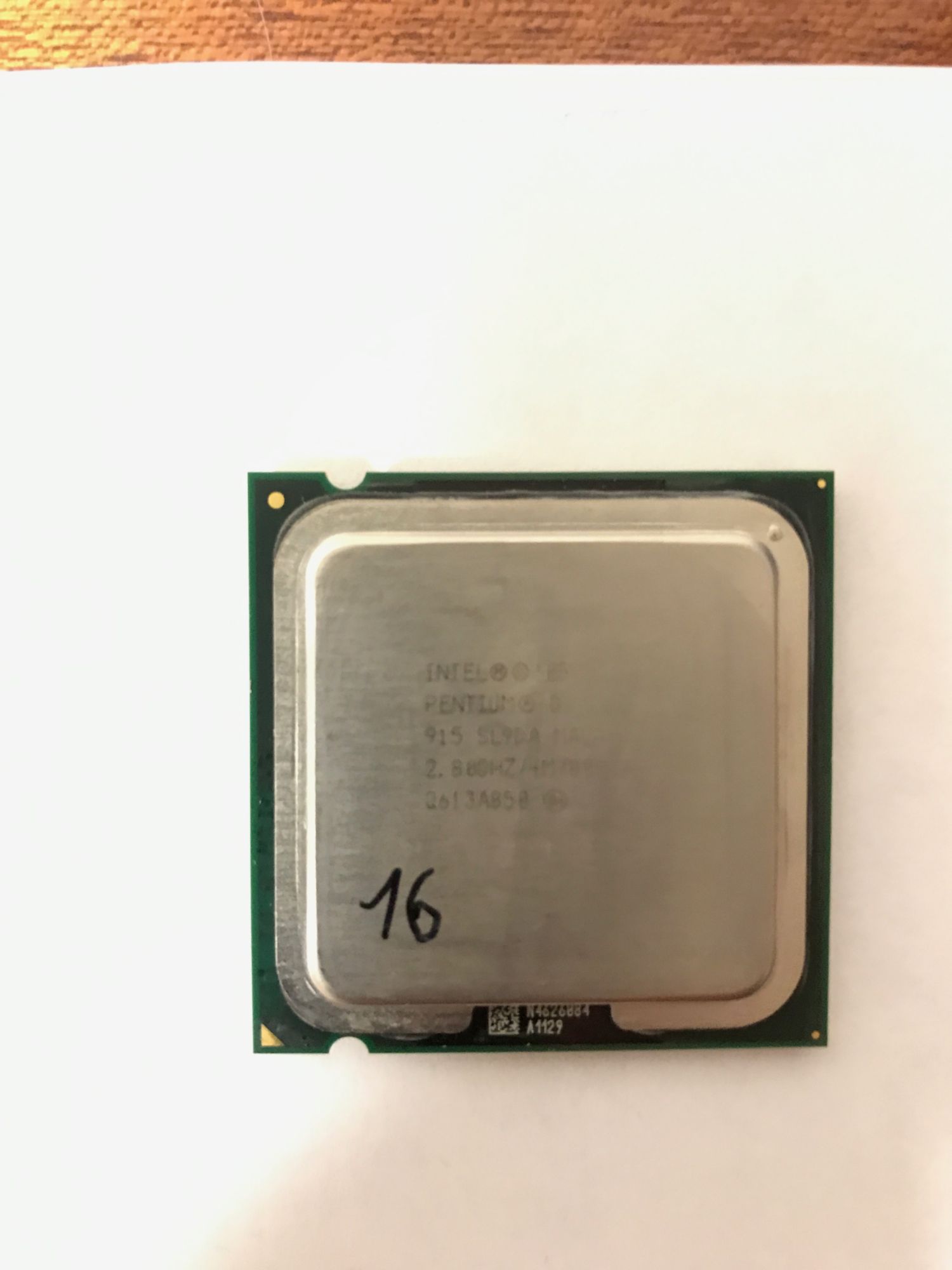 Intel Pentium Dual Core Processor 915, 2.8GHz, 4MB Cache, 800MHz LGA775 (SL9DA)