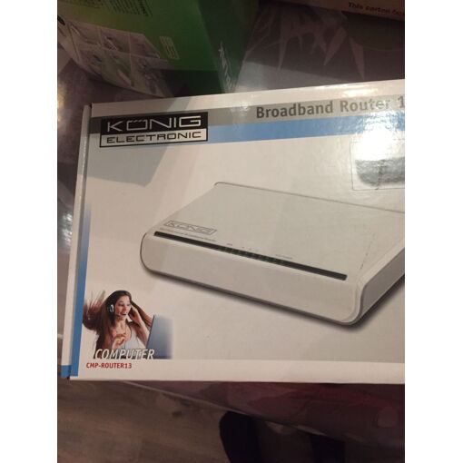 Conmutador König CMP-ROUTER13 - Enrutador - 4 puertos