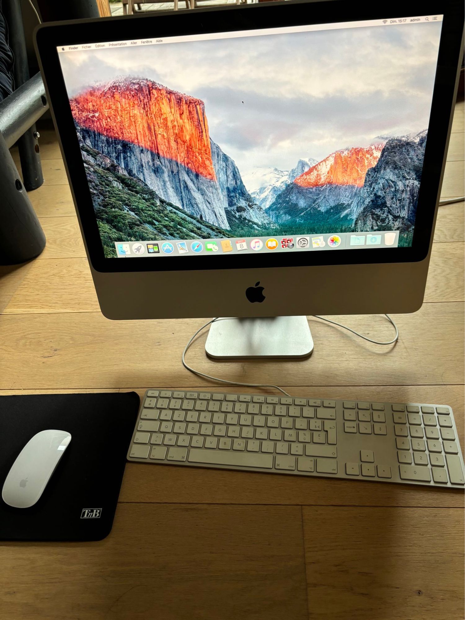 Apple iMac 2.66GHz Core 2 Duo, 2GB RAM, 320GB