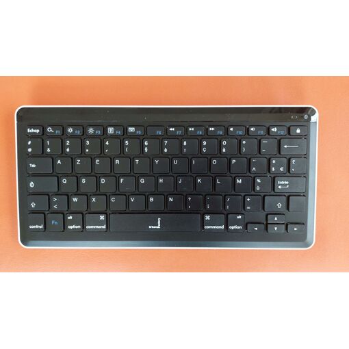 Urban Factory Bluetooth Keyboard - Black (Size: Small, Color: Black)