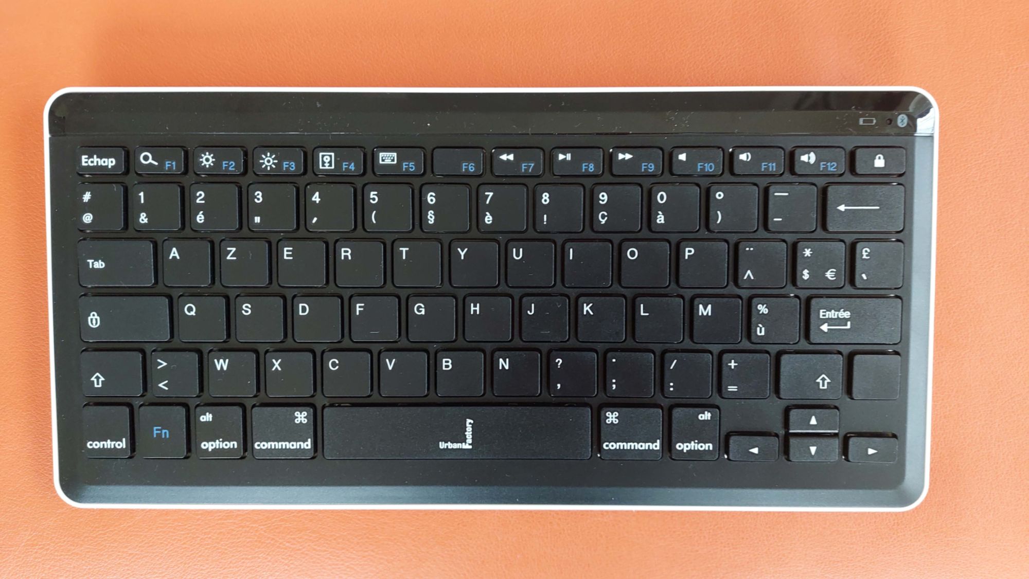 Urban Factory Bluetooth Keyboard - Black (Size: Small, Color: Black)