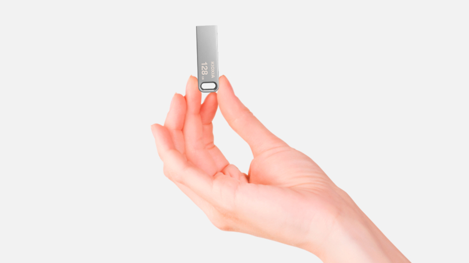 Kioxia TransMemory U366 128 GB Unidad Flash USB Tipo A 3.2 (3.1) Gen 1 - Gris