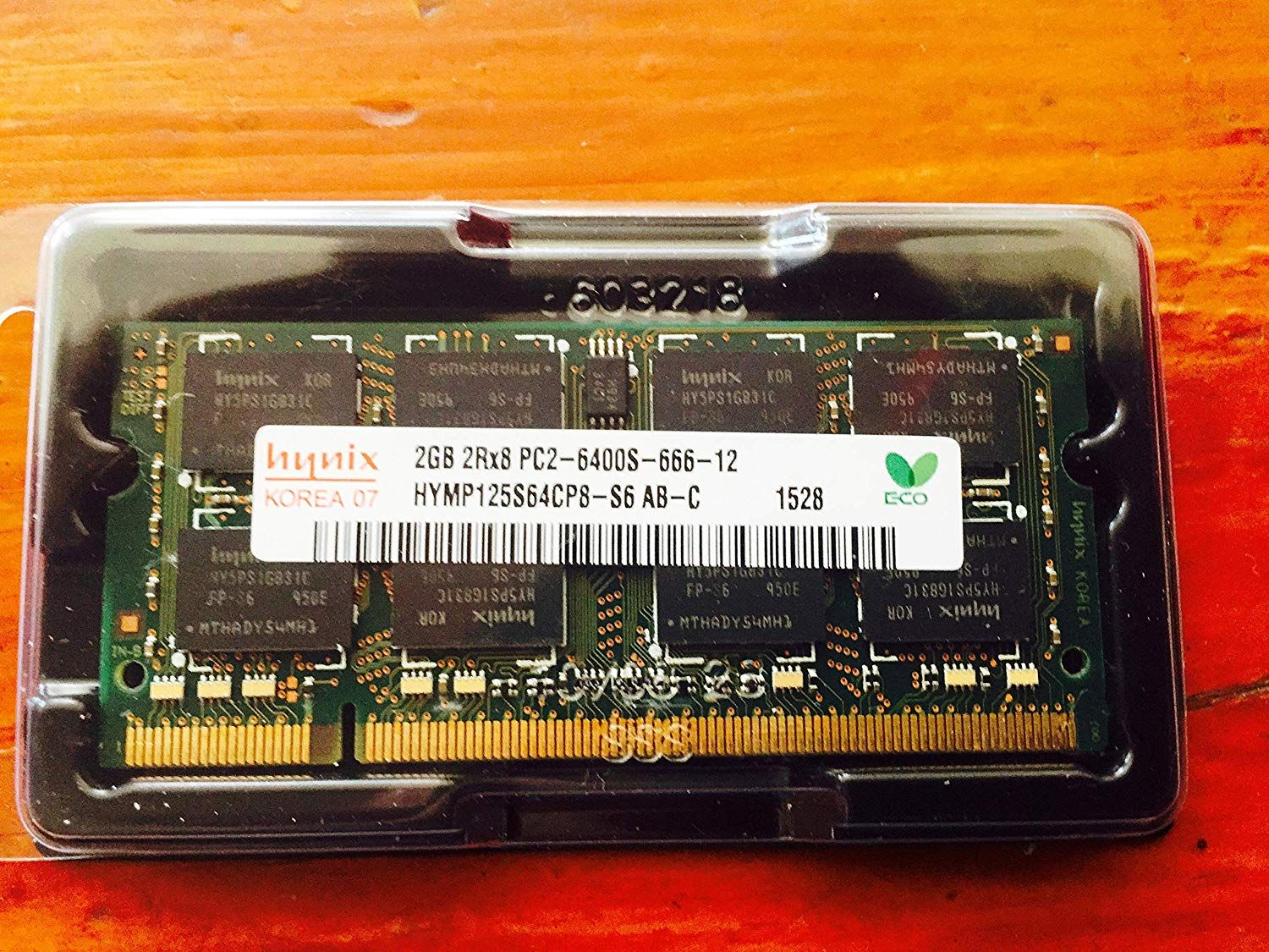 Hynix 2GB DDR2 SODIMM Laptop Memory (HYMP125S64CP8-S6, PC2-6400S-666-12, 800MHz, 1.8V)