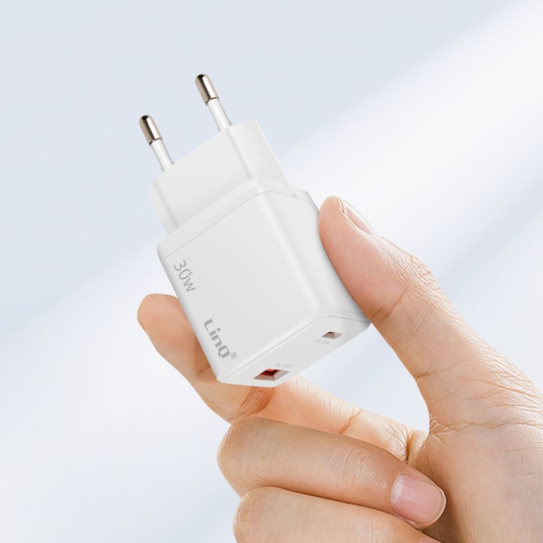 Cargador LinQ 30W de entrega de energía USB-C + 18W de carga rápida 3.0 compacto blanco