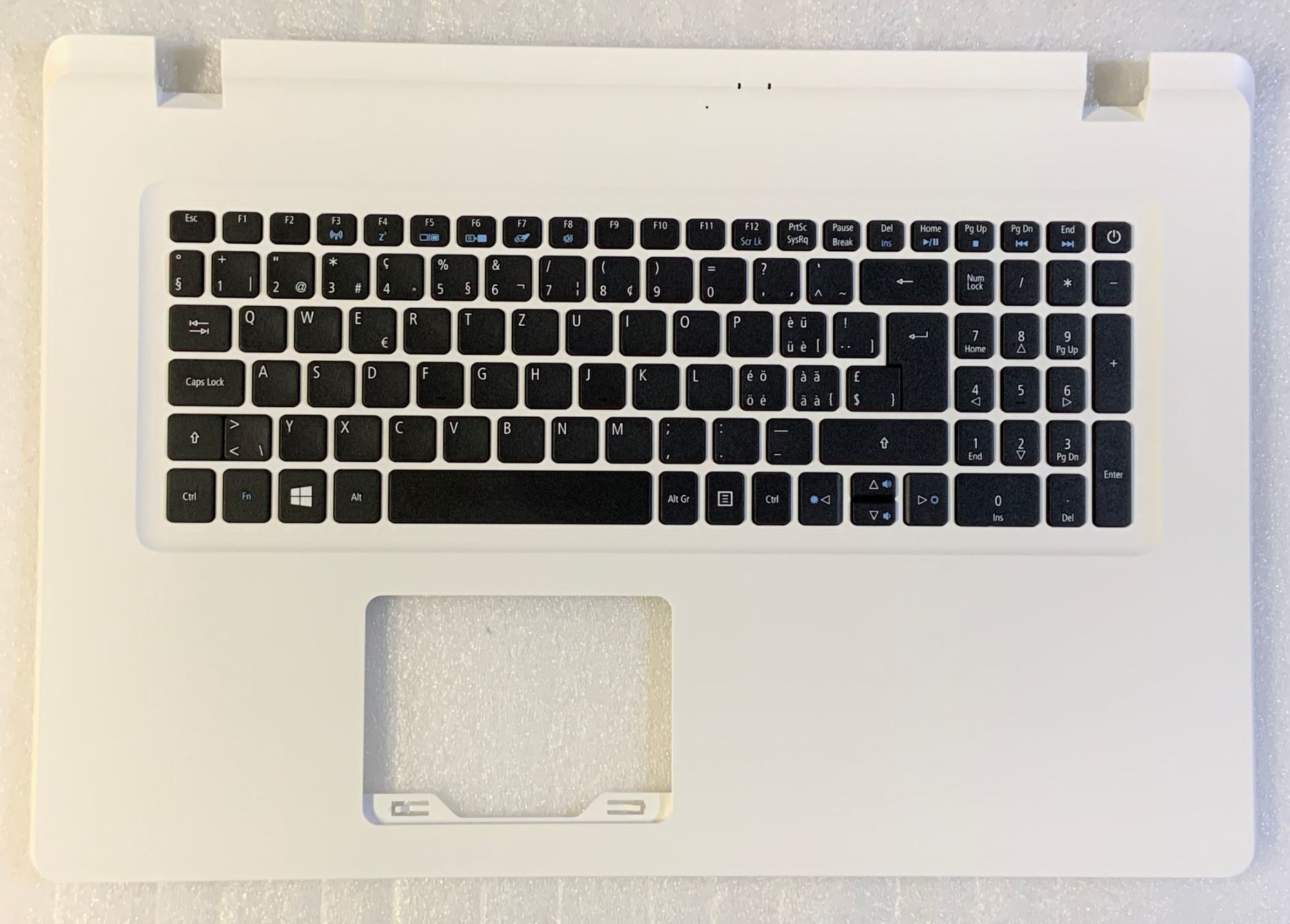Acer Aspire ES1-732 Swiss-German Qwertz Keyboard - White