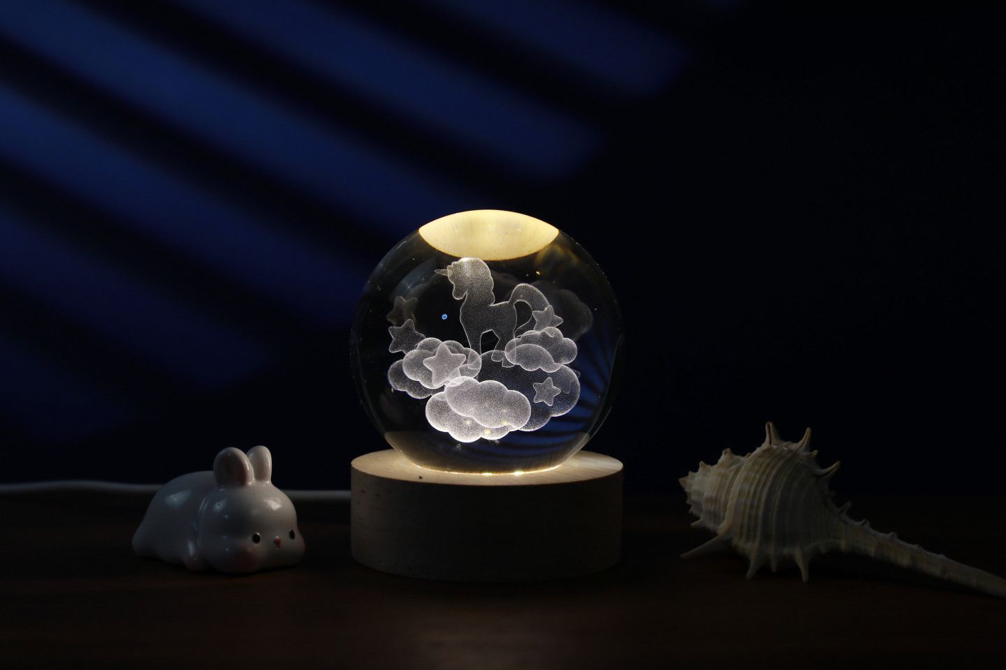 Total Juggling - Crystal Ball Lamp Small - Unicorn
