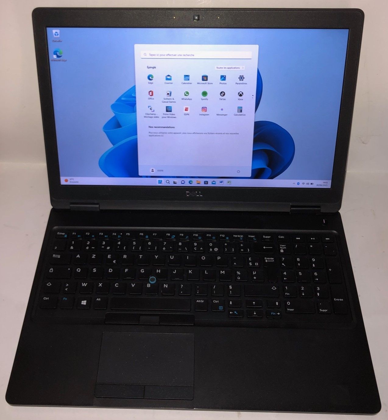 Dell Latitude 5590 15-inch Intel Core i5-8250U - 16GB - 256GB SSD - Windows 11 - Black
