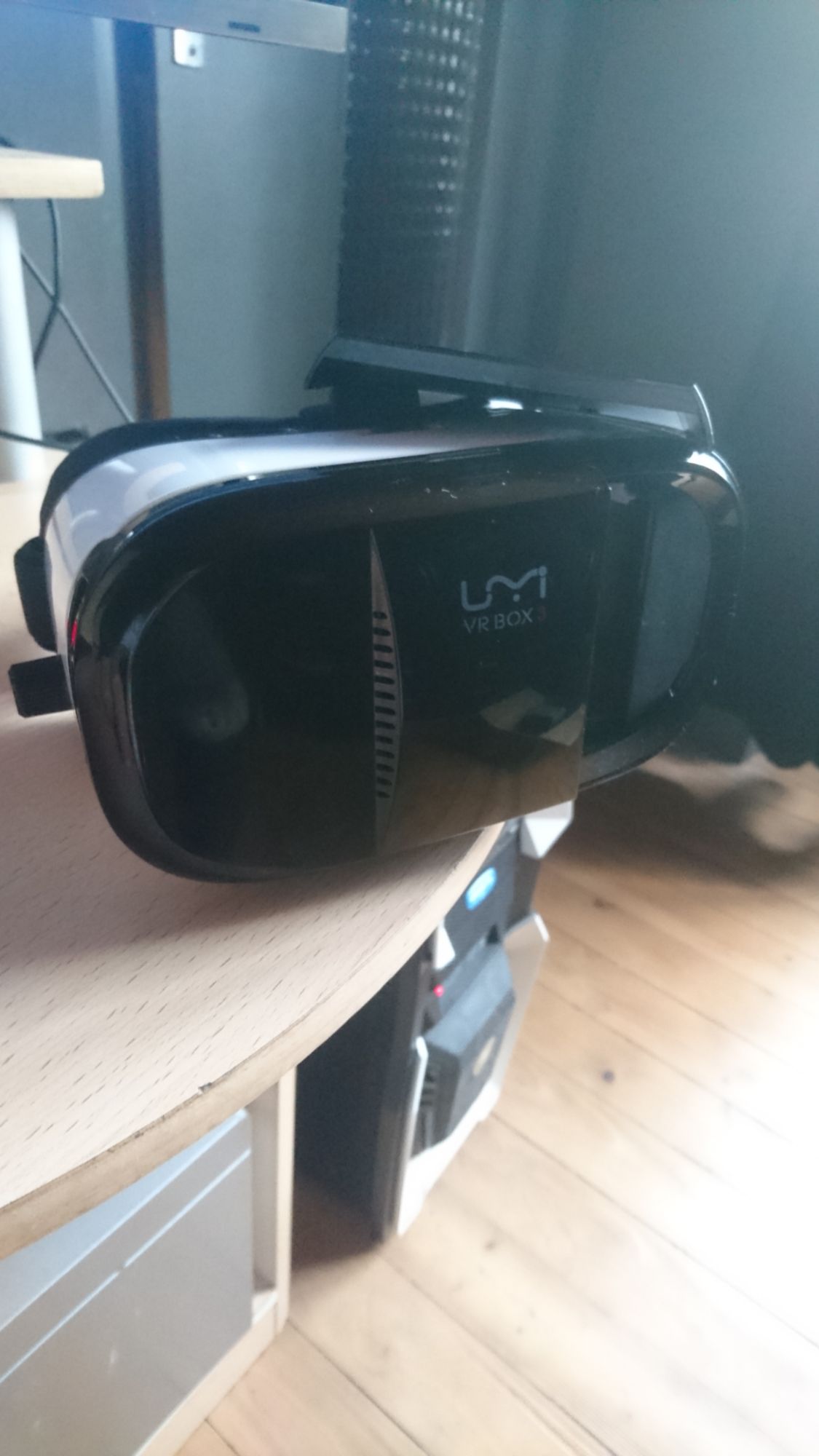 Casque de réalité virtuelle UMI 3D avec lentilles ajustables, bandeau et aimant pour films/jeux 3D - Noir et blanc