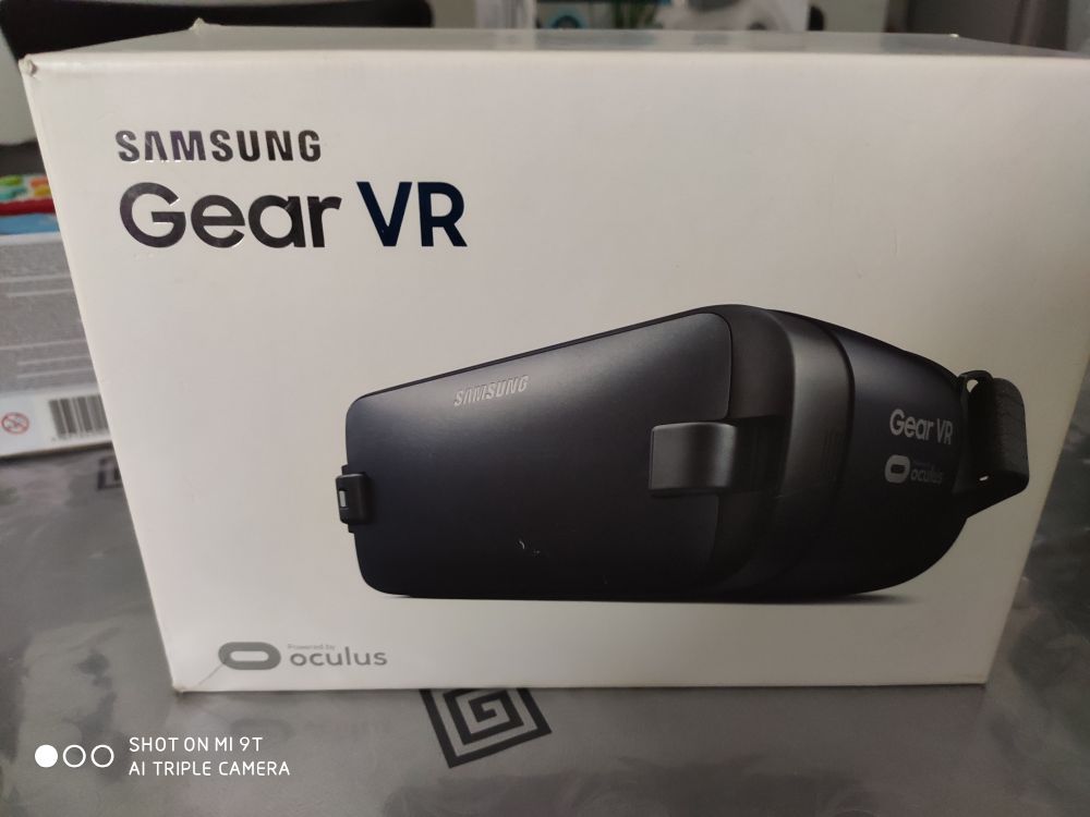 Samsung Gear VR - 101° Field of View, Compatible with Samsung Galaxy S6, Grey