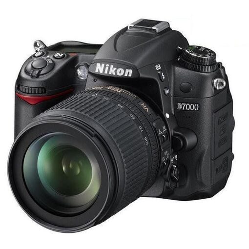 Cámara DSLR Nikon D7000 con 24.2 MP y lente AF-S DX 18-105mm VR