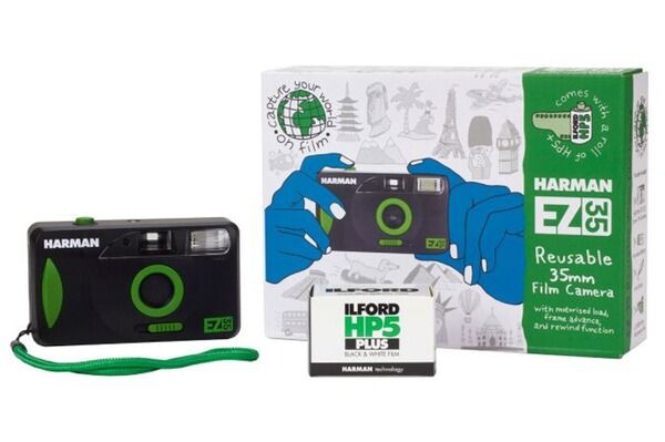 Ilford EZ-35 Black Analog Camera - Refurbished + 1 HP5 Plus Black & White Film (36 poses)