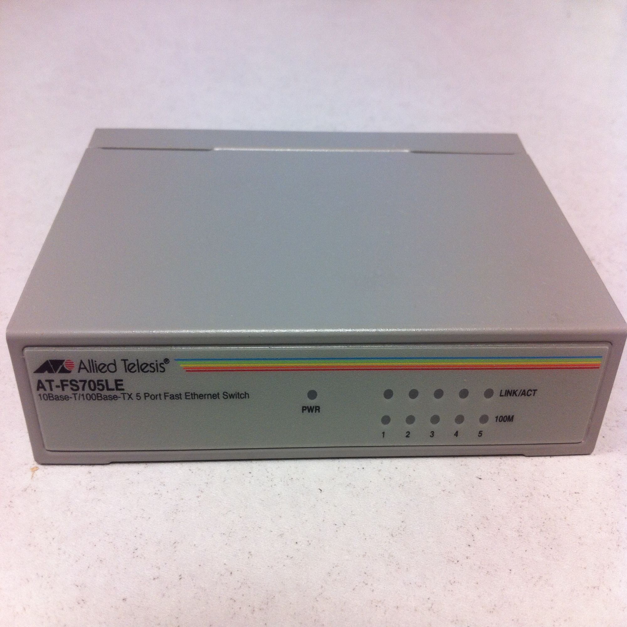 Allied Telesis AT FS705LE Desktop Switch - 5 x 10/100