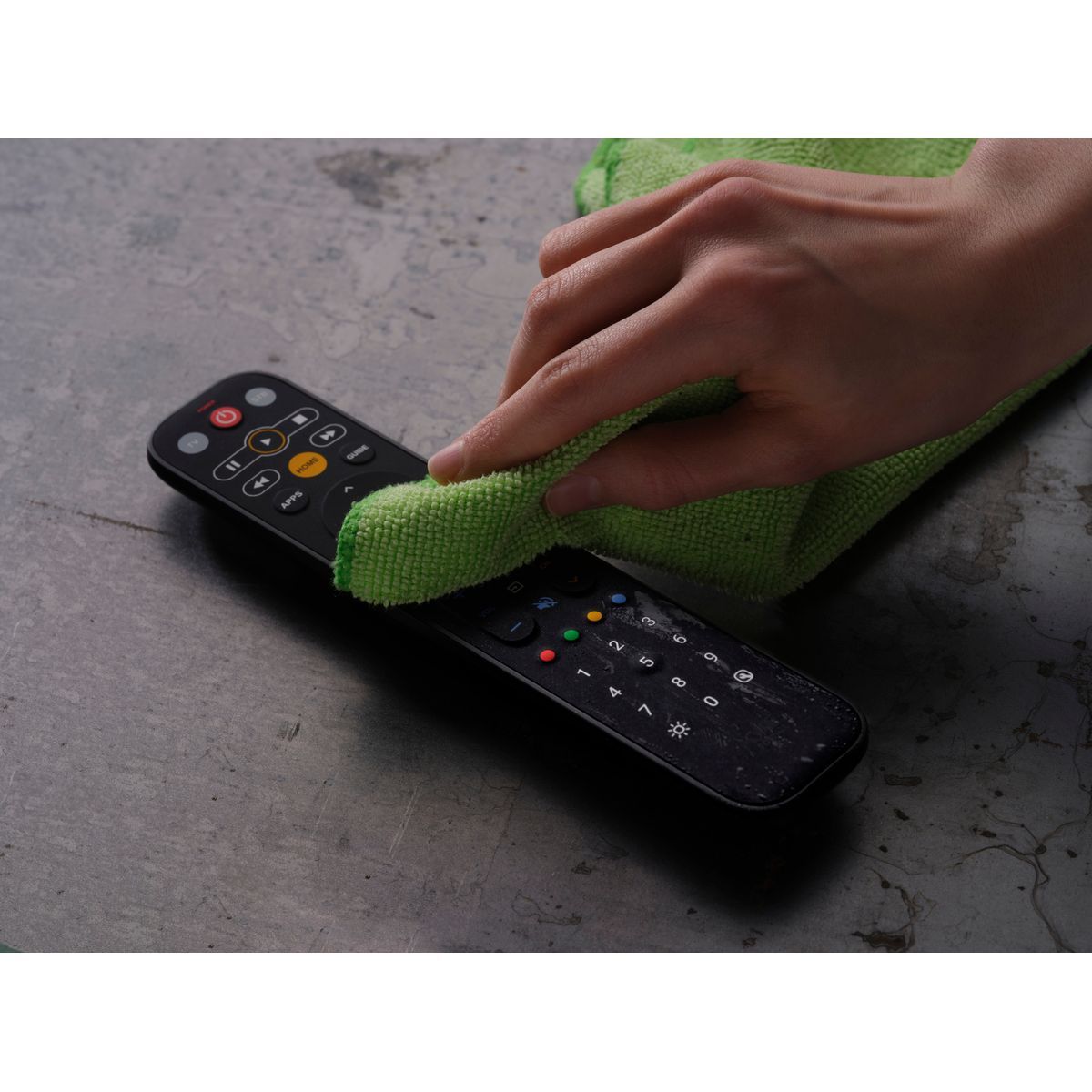 One For All Universal Remote Control EazyClean 2-in-1 - Black