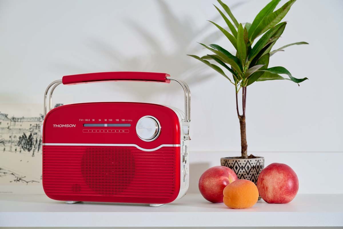 Thomson Solar-Powered Bluetooth Radio - Red (Size: Medium, Color: Red)