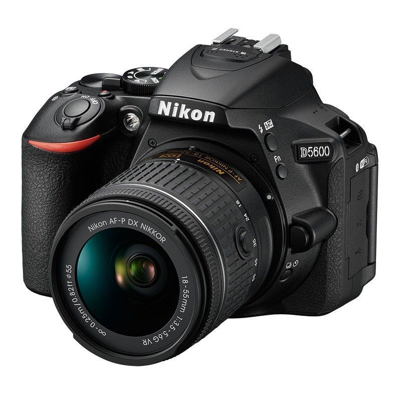 Nikon D5600 + AF-P 18-55 mm VR Camera