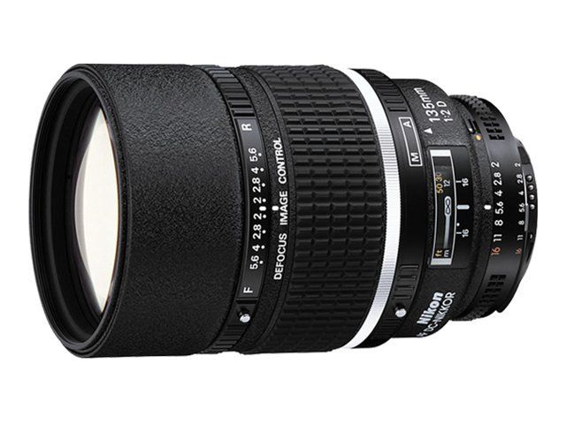 Nikon DC-Nikkor 135mm f/2.0 D-AF Lens