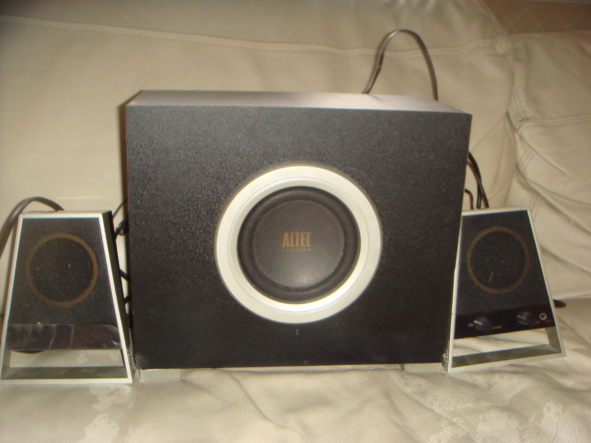 Infinity Global 2.1 Channel Speaker System - VS2621