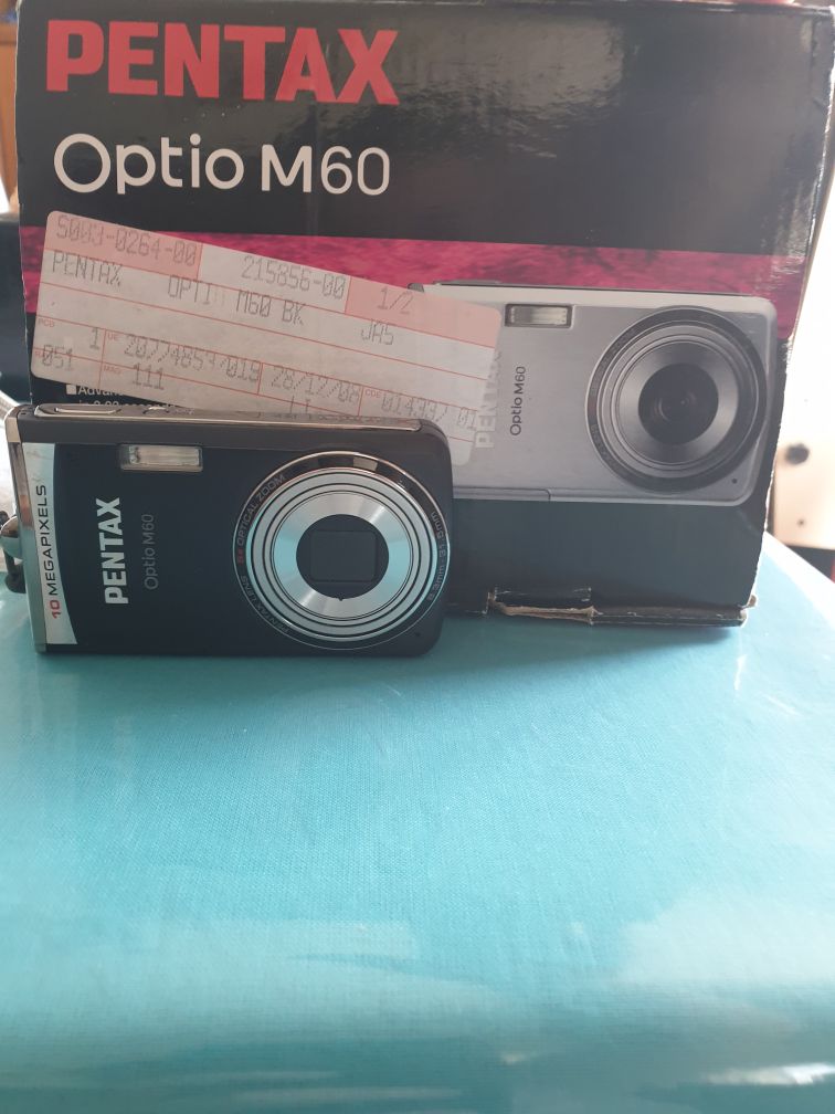 Ricoh Compact Camera - 10MP - 5x Optical Zoom - Black