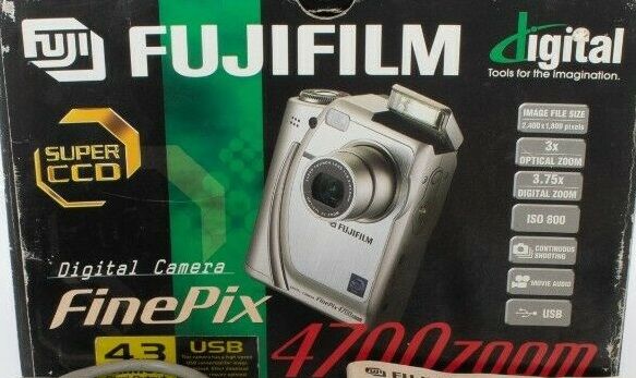 Fujifilm Compact Camera - 2.2MP / 4.3MP (interpolated) - 3x Optical Zoom - Silver
