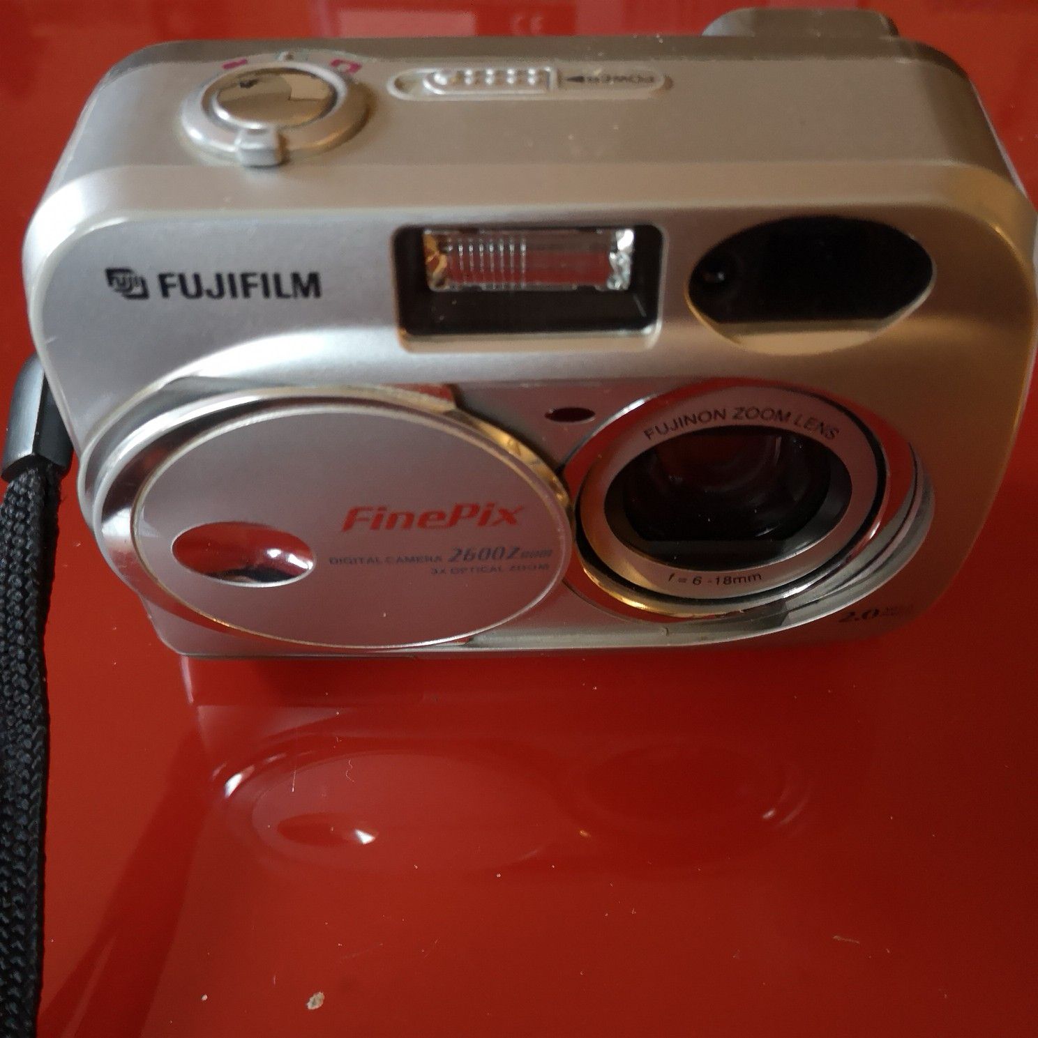 Fujifilm Compact Camera - 2.0MP - 3x Optical Zoom - Silver