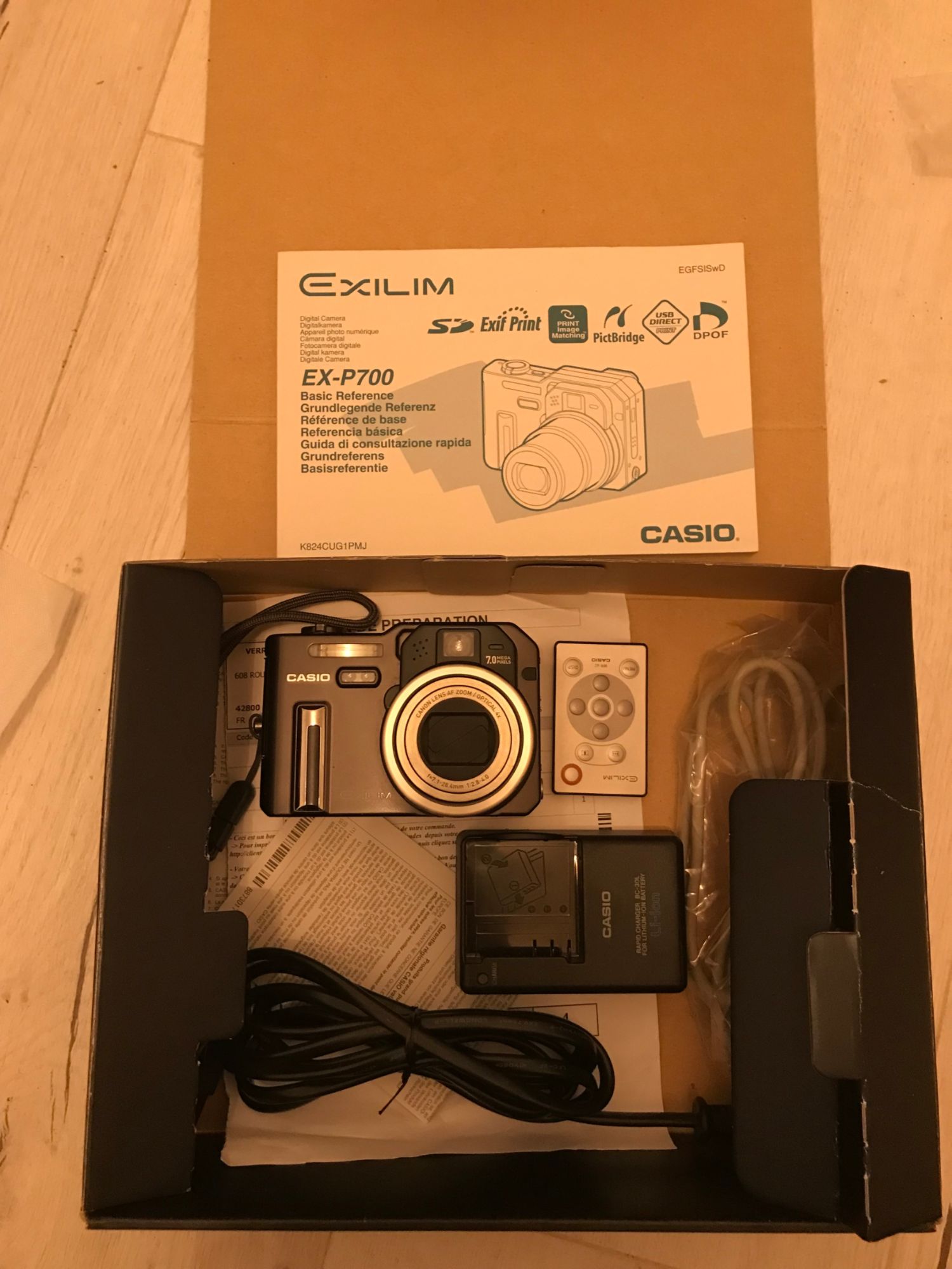 Casio Compact Digital Camera - 7.2MP - 4x Optical Zoom - Black
