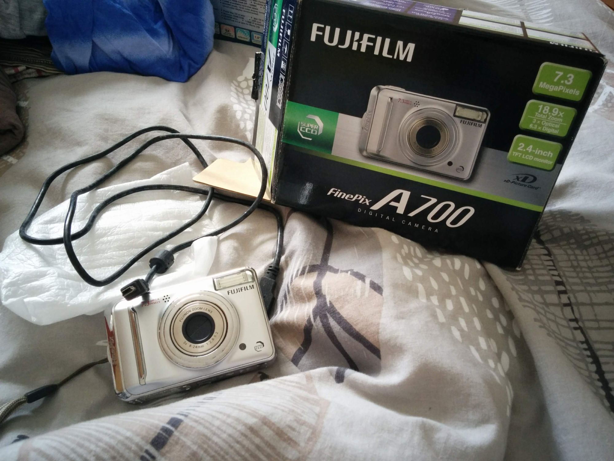 Fujifilm Compact Camera - 7.3MP - 3x Optical Zoom