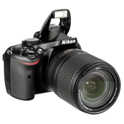 Appareil photo reflex numérique Nikon D5200 24,1 mégapixels avec objectif AF-S 18-140 mm VR
