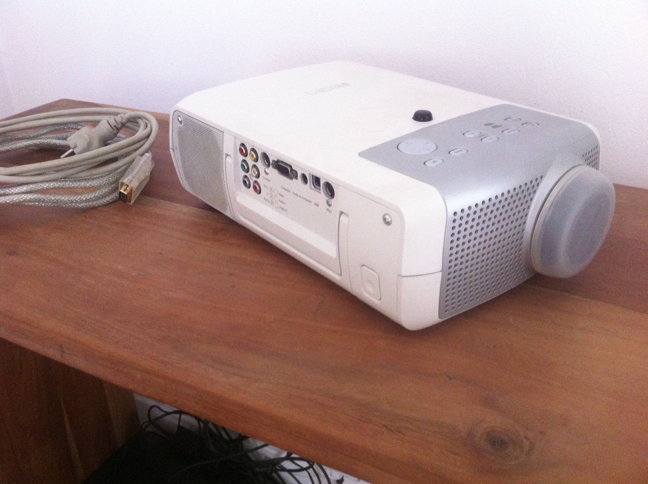 Philips Garbo LC6231 - LCD Projector - 1000 Lumens - 858 x 484