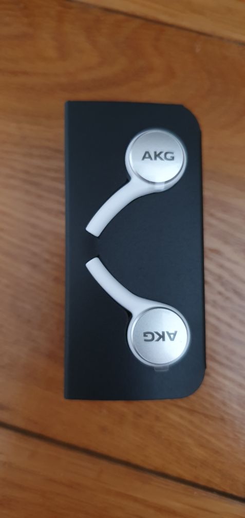 AKG Earphones (EO IG955 GH59 14984A RYBM1)