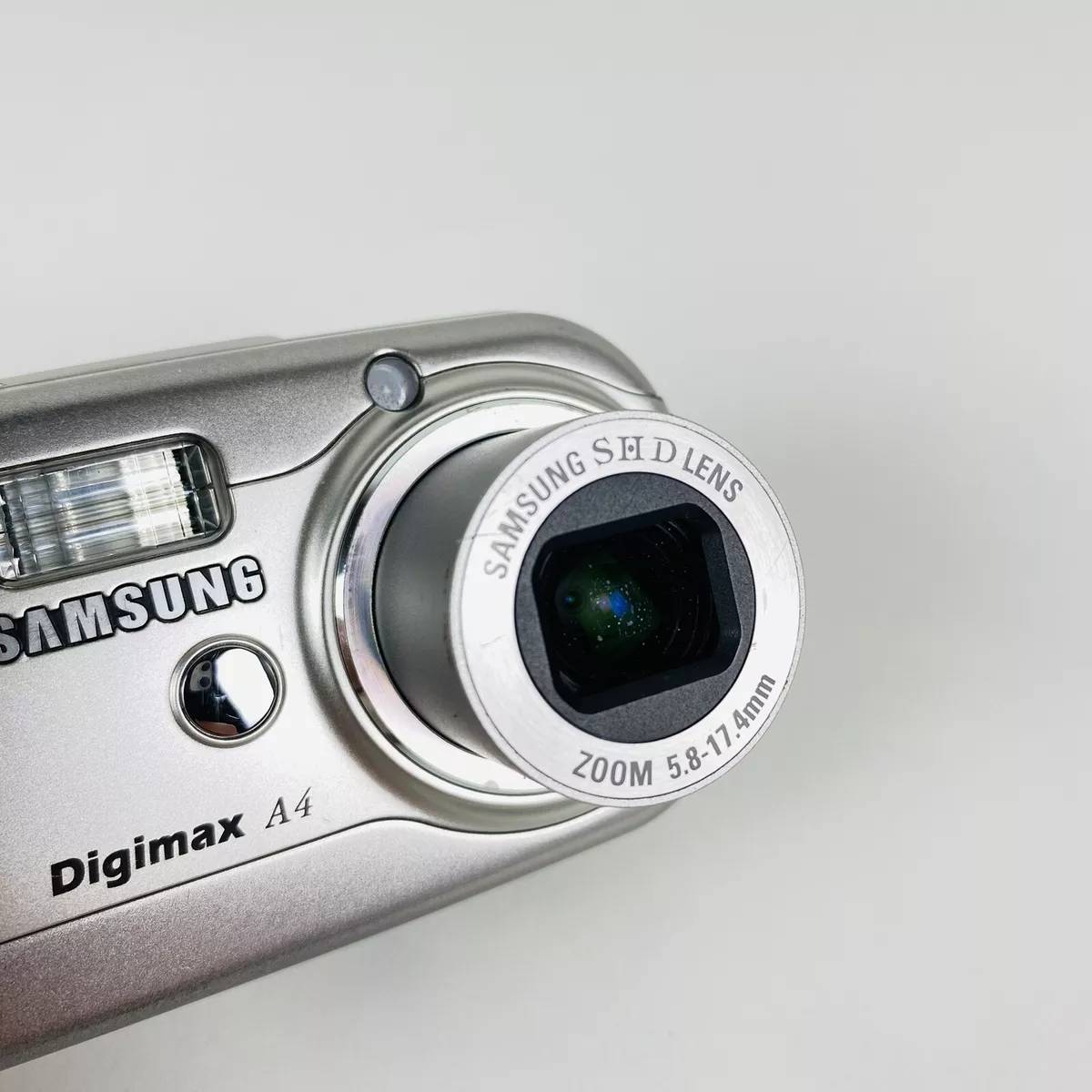 Samsung Compact Camera - 4.0MP - 3x Optical Zoom - 16MB Flash