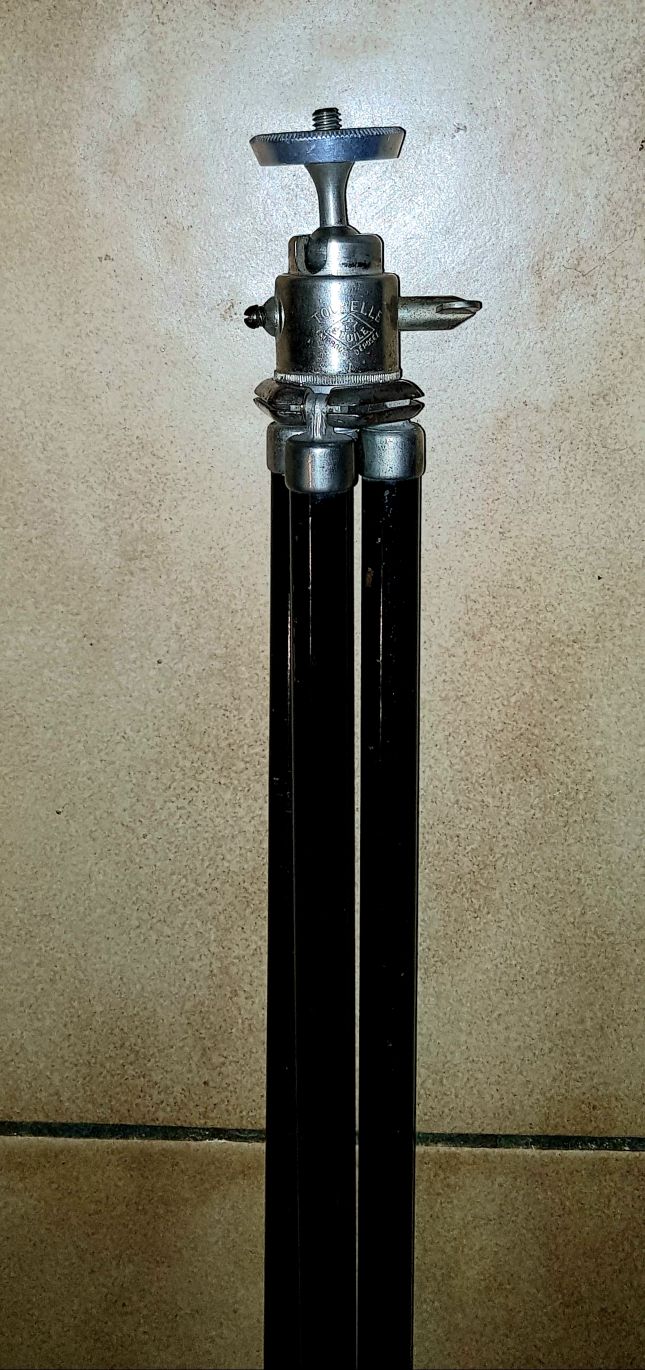 Minetti Tripod with Camera Bag
