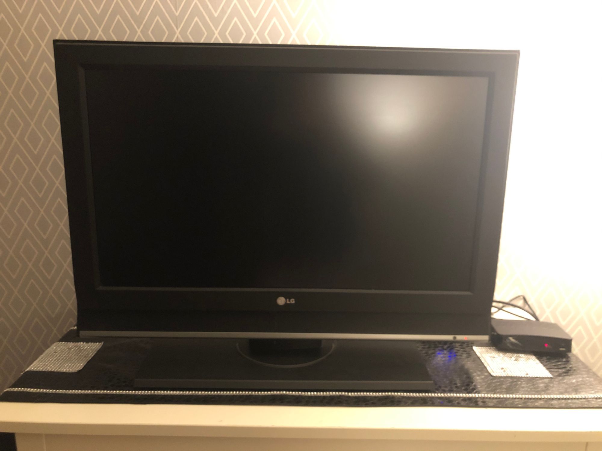 TV LCD LG 32LC45 de 32 pulgadas y 720p