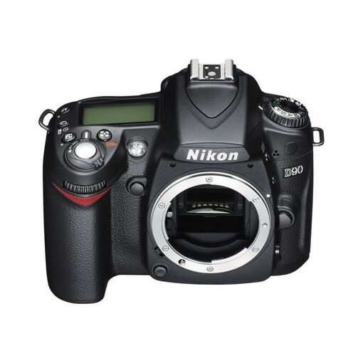 Nikon D90 + Objetivo 18-105mm f/3.5-5.6G ED VR