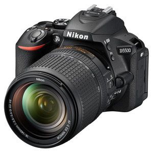 Nikon D5500 + 18-140mm VR Lens Kit