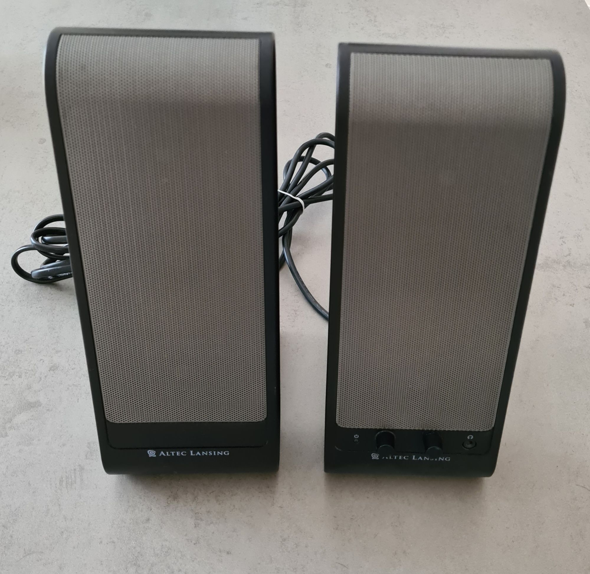 Infinity Global VS2220 Speaker
