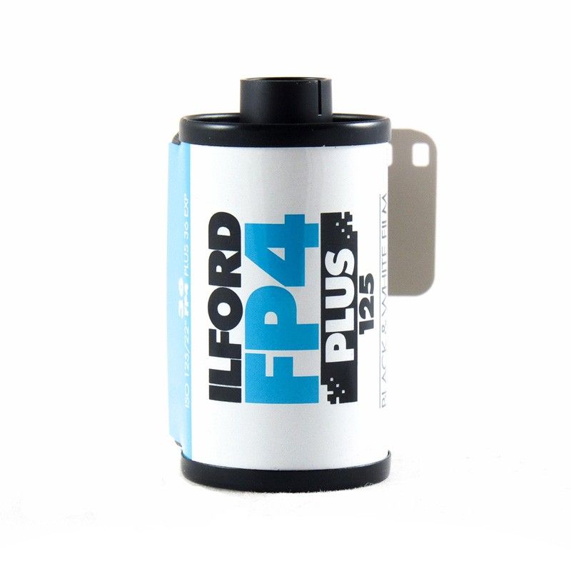 Ilford FP4+ 135-24 Poses Film (125 ISO)