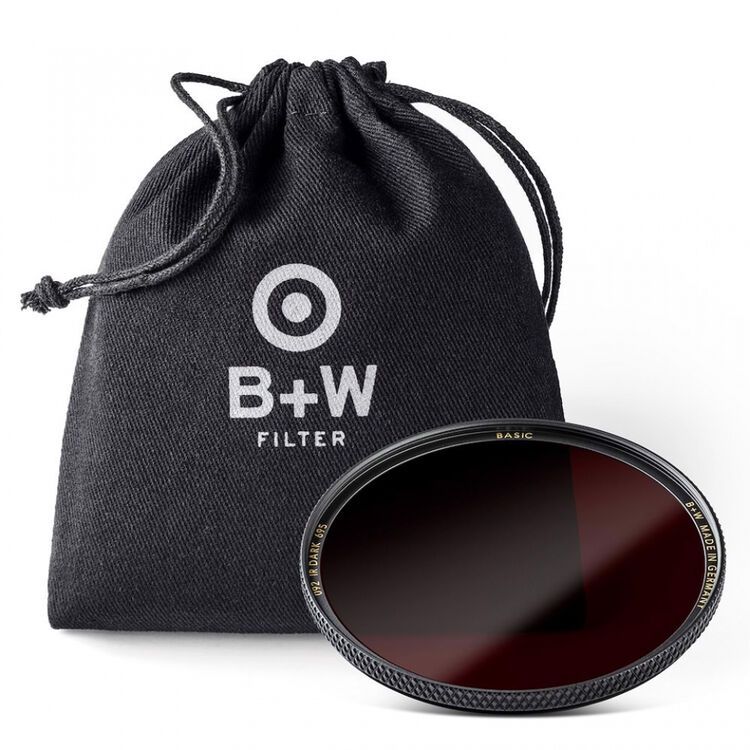 B+W 695/092 IR Red Dark Base Filter (77mm)