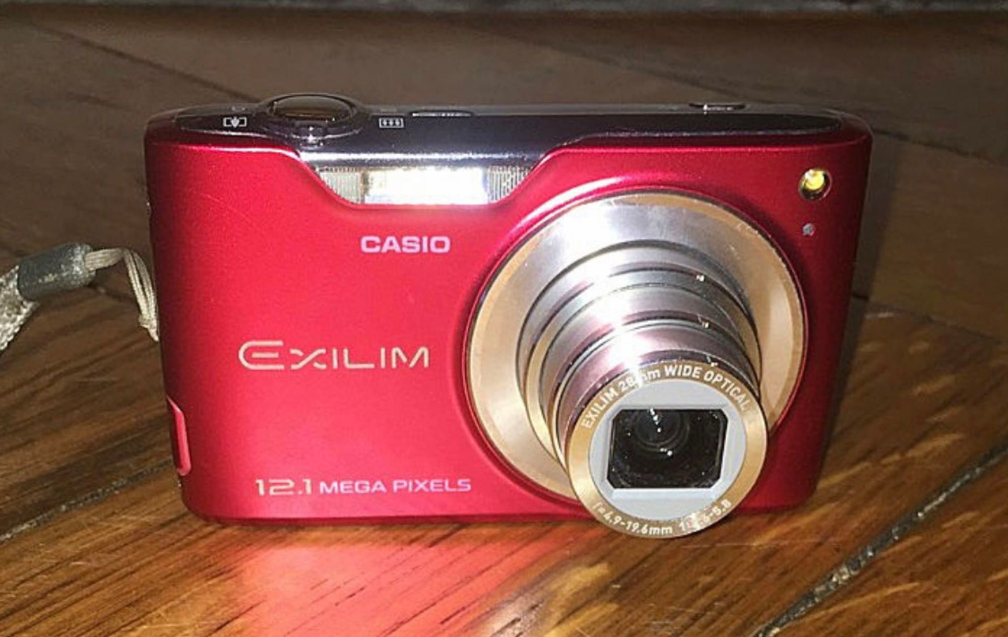 Casio EXILIM ZOOM EX-Z450 Red Digital Compact Camera - 12.1MP - 720p - 4x Optical Zoom - 35.7MB Flash