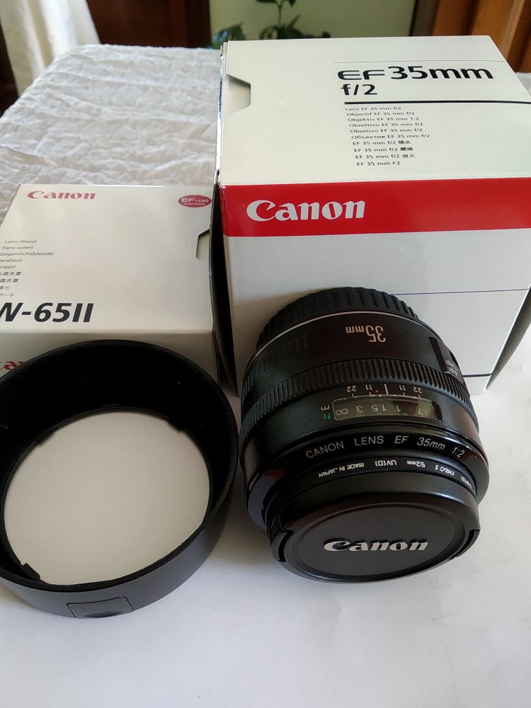 Canon EF Wide-Angle Lens - 35mm f/2.0 - For EOS