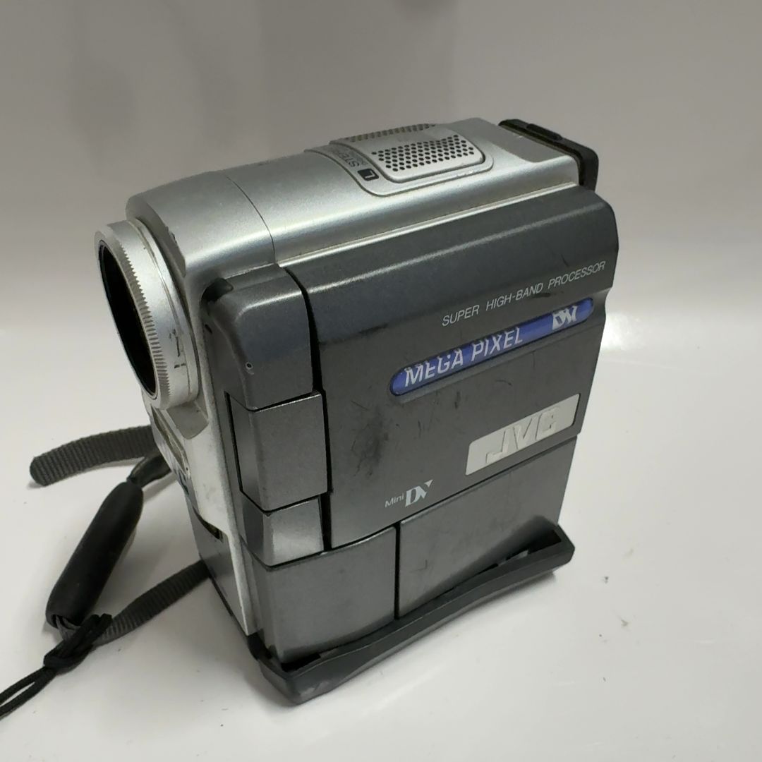 Olympus Compact Digital Camera - 3.2MP, 3x Optical Zoom