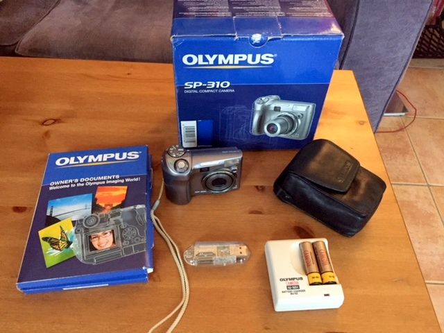 Olympus Compact Digital Camera - 7.1MP, 3x Optical Zoom
