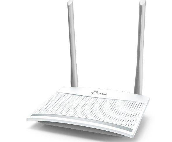 Enrutador inalámbrico TP-Link TL-WR820N / AP, 2x LAN, 1x WAN, 300 Mbps, de escritorio, interno
