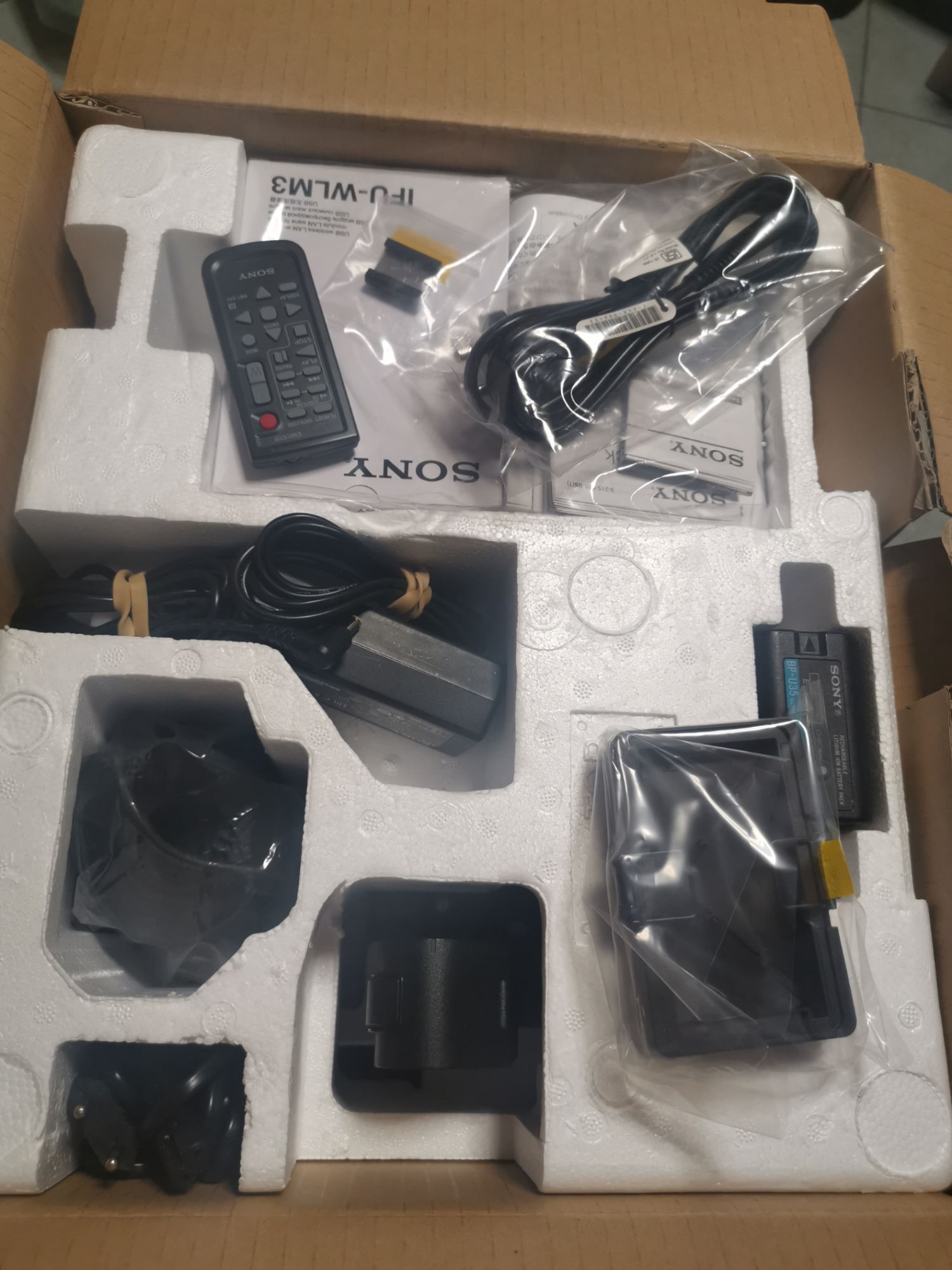 Sony XDCAM PXW-FS7 II Camera - 4K, 60fps E PZ 18-110mm F4 G OSS Lens, Flash Card, Wireless LAN