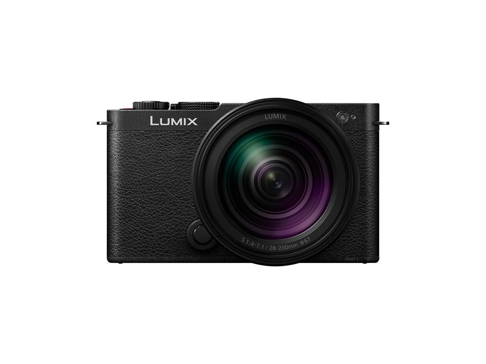 Panasonic Lumix S9 28-200mm f/4-7.1 Black