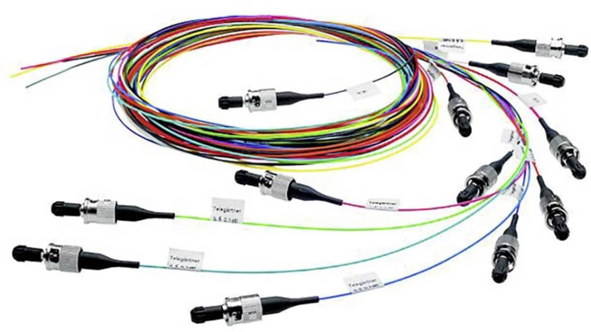 Conjunto de pigtails en fibra óptica Telegärtner, 12x E9/125, OS1, 2m, coloreado según VDE 0888, conectores azules (L00879A0009)