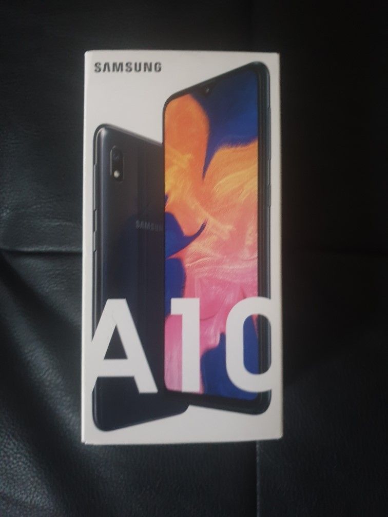 Samsung Galaxy A10 - 6.2-inch Smartphone - 32GB, MicroSDXC, 4G LTE, Dual SIM - Black