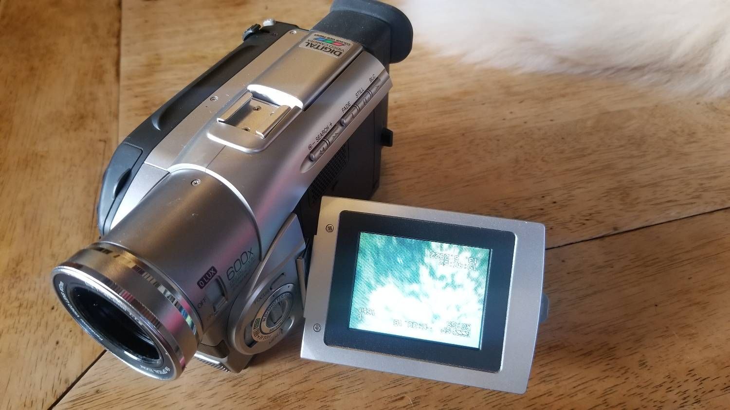 Panasonic Mini DV Camcorder NV-DS27 - 800KP, 15x Optical Zoom, Silver