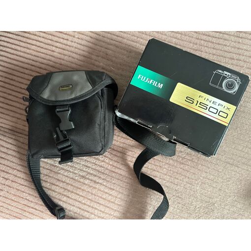 Fujifilm FinePix S1500fd Black Compact Camera - 10.0 MP - 12x Optical Zoom