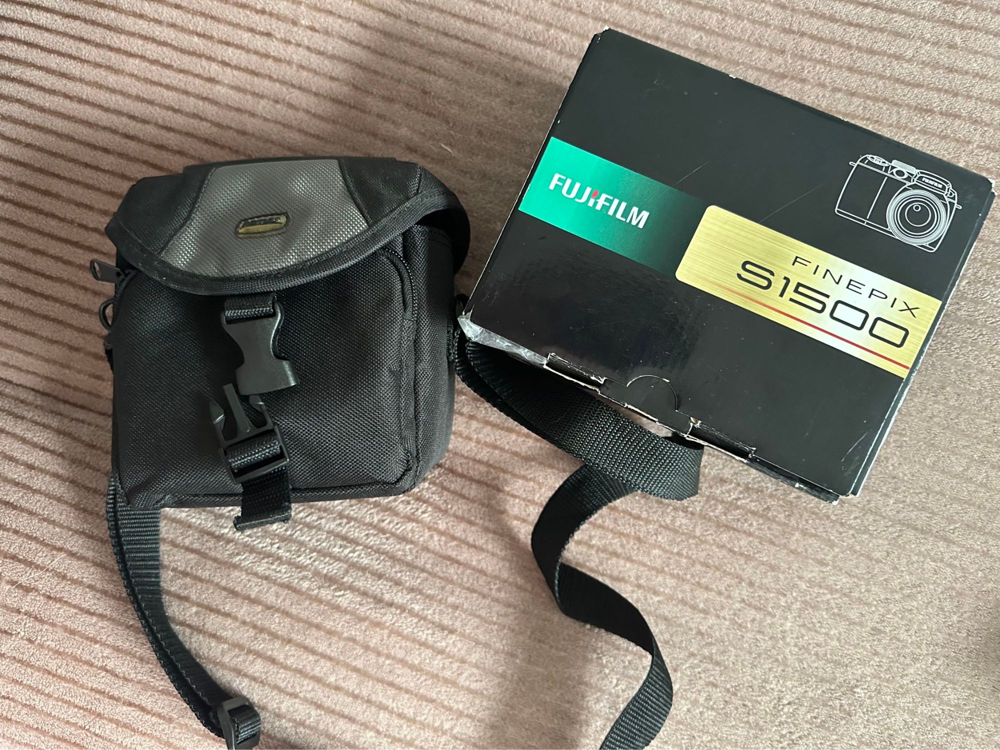 Fujifilm FinePix S1500fd Black Compact Camera - 10.0 MP - 12x Optical Zoom